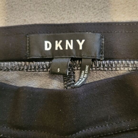 DKNY Black Leggings With Faux Leather Details Size Small - Picture 3 of 9